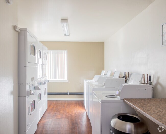Laundry Room - Maude Garden