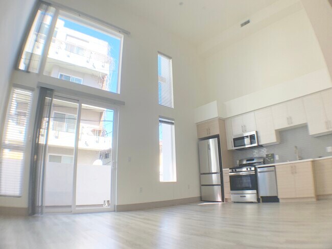 Foto del edificio - 1037 S Hobart Blvd