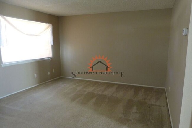 Building Photo - Condo in Colonial Pkwy!