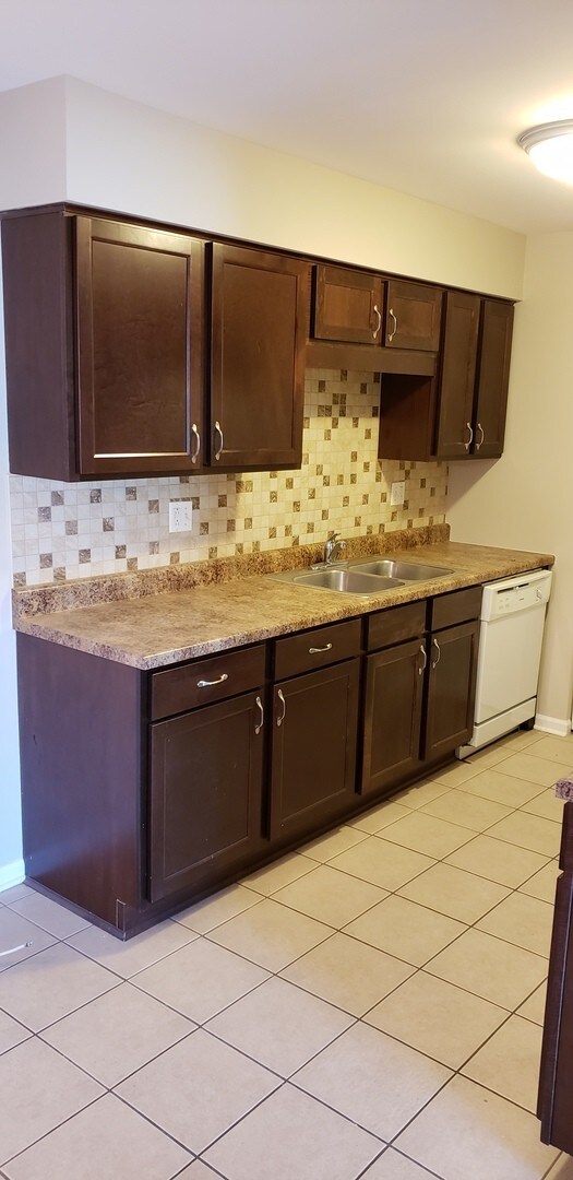 Building Photo - 1674 Kiowa Cir