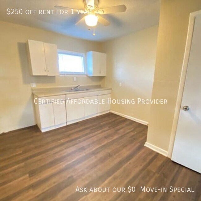 Foto del edificio - 4801 Canton Ave