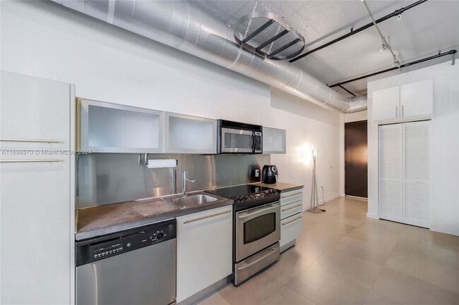 Photo - 1700 Meridian Ave Apartment