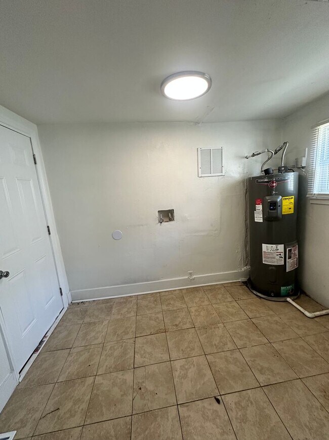 Foto del edificio - Single Family Home Available Almost Immediately!