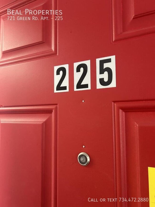 Building Photo - 721 Green Rd