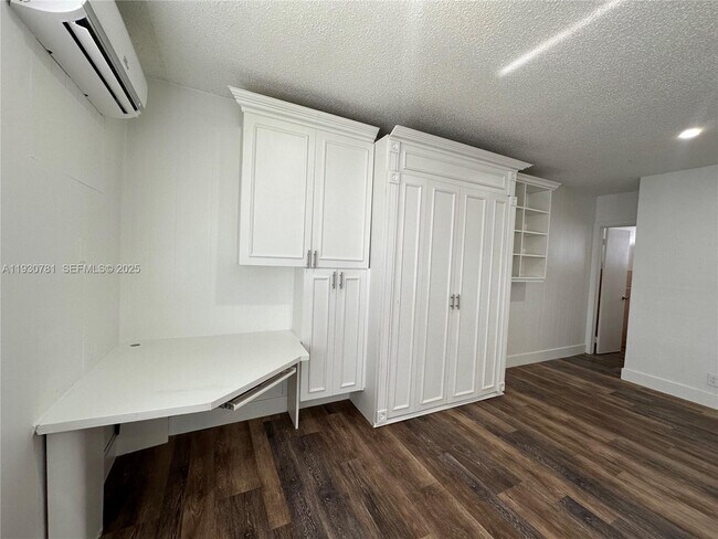 Foto del edificio - 112 NW 2nd Ave