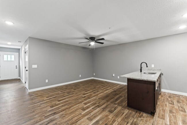 Foto del edificio - 139 Dixon Dr