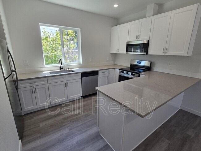 Building Photo - 4215 N Locust Rd