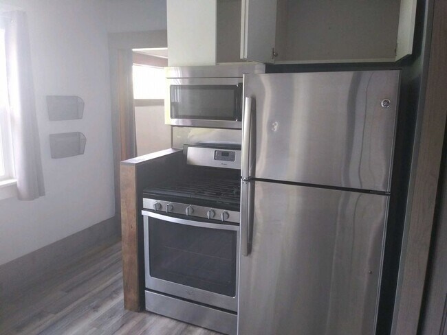 Foto del edificio - 126 West 12th Avenue - 126A - Upper