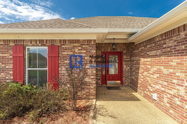 Foto del edificio - Beautiful 3 bedroom, 2 bathroom house in B...