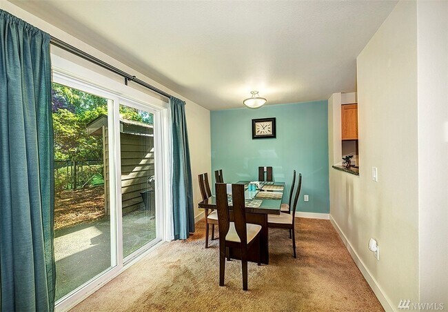 Foto del edificio - 15819 Leary Wy