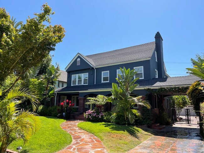 Front of House - 2106 S Victoria Ave