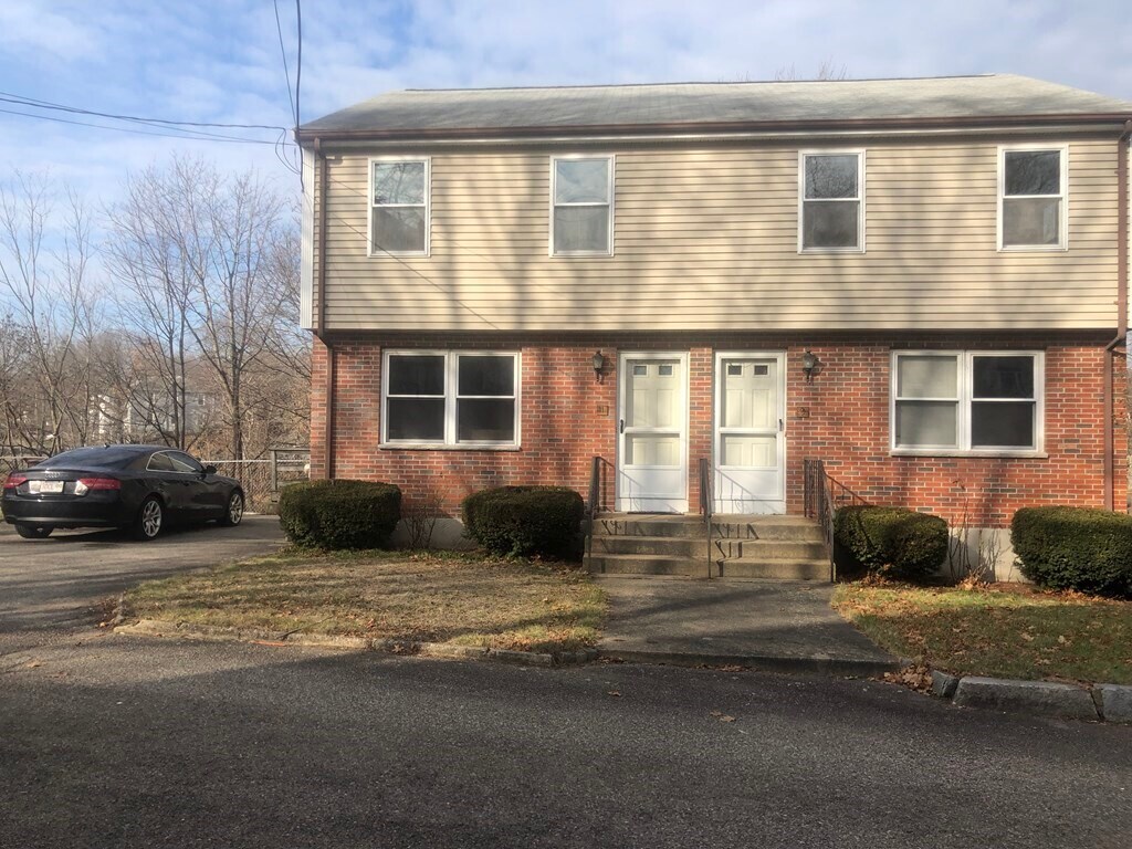 11 Aiello Dr Unit 11, Dedham, MA 02026 Condo for Rent in Dedham, MA