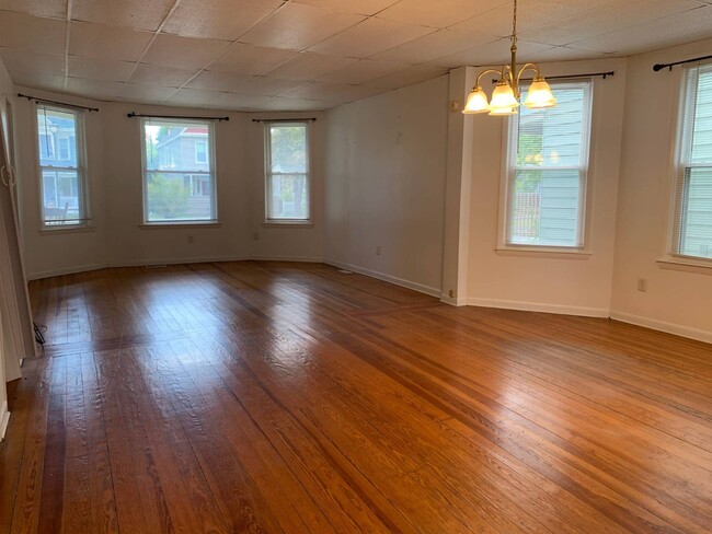 Building Photo - 1053 Glenwood Blvd