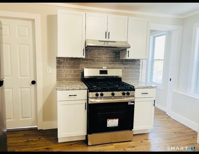 Foto del edificio - 107 E Pearl St