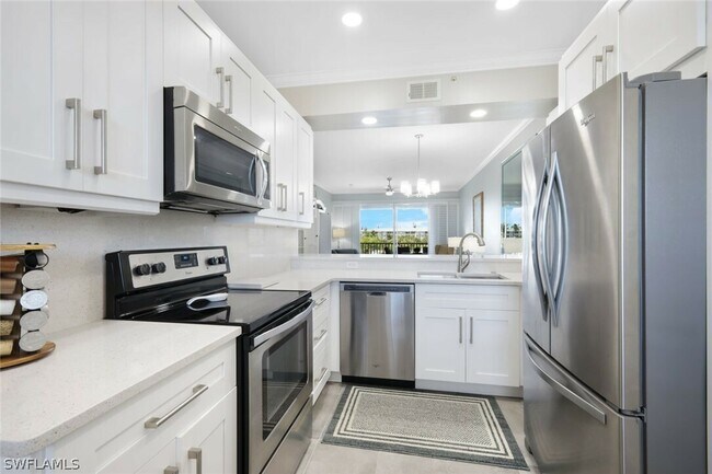 Foto del edificio - 16595 Lake Cir Dr