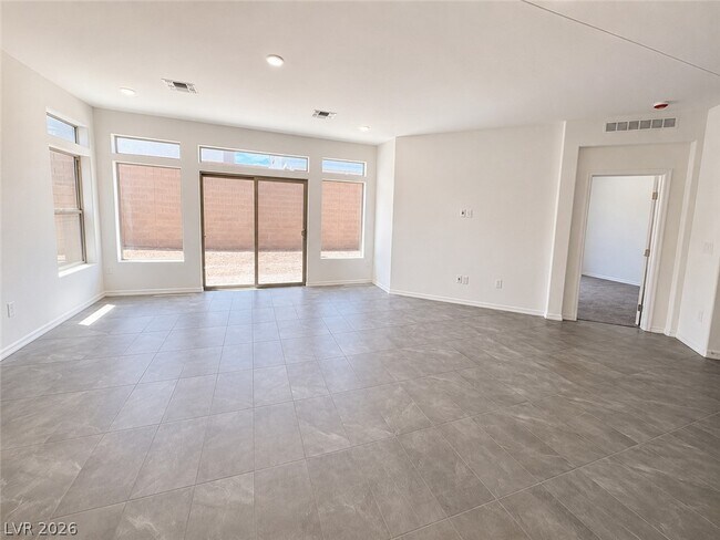 Foto del edificio - 7443 Legacy Pt St