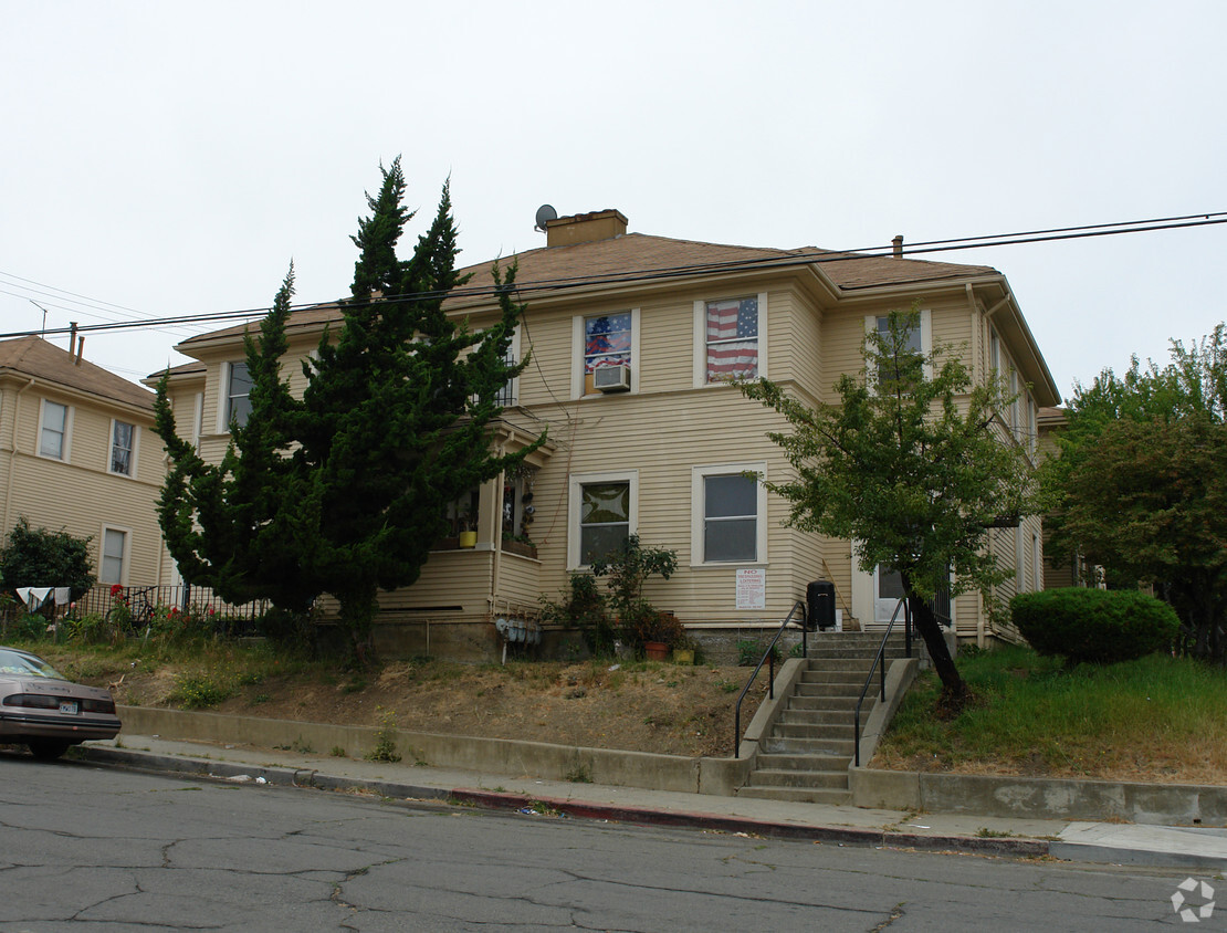 Building Photo - 1025-1029 Santa Clara St