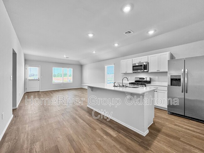 Foto del edificio - 6116 Holm Oak Rd