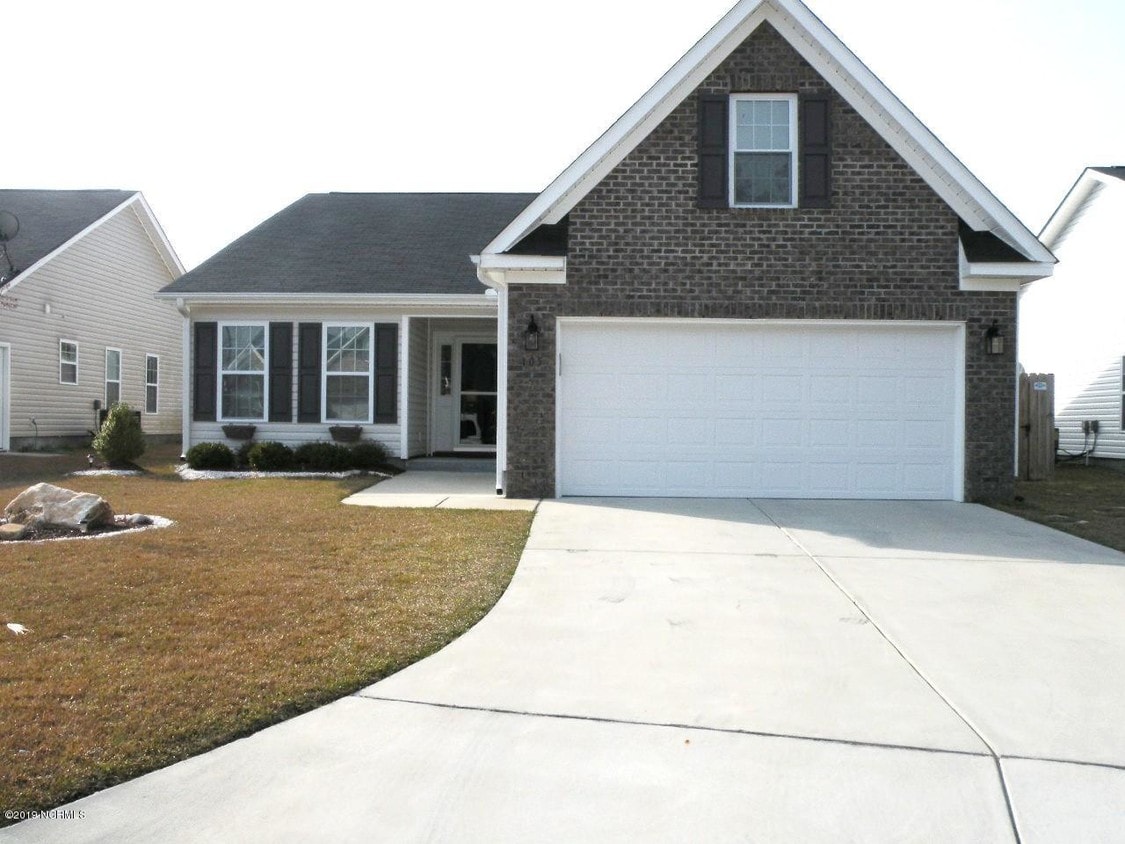 105 Lakeside Green Dr, New Bern, NC 28560 House Rental in New Bern