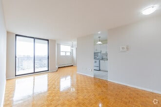 Interior Photo - 2440 Hurontario St