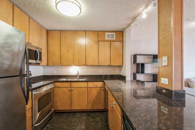 Foto del edificio - 30 E Huron St