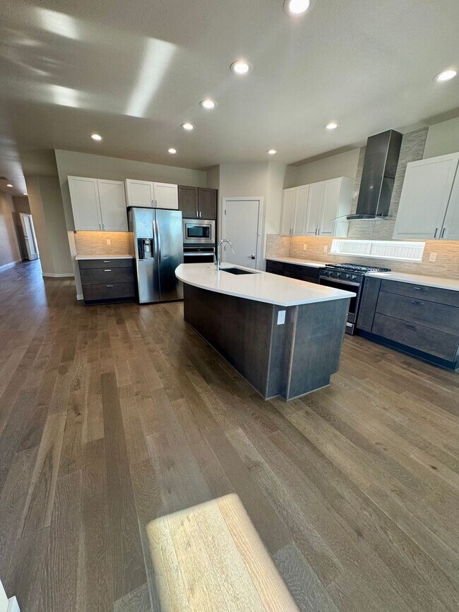 Foto del edificio - 3-Bed, 2 Bath Stunner in Kestrel Point