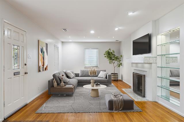 Foto del edificio - 5102 W Mockingbird Ln