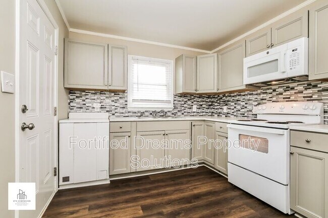 Building Photo - 401 Hobson St