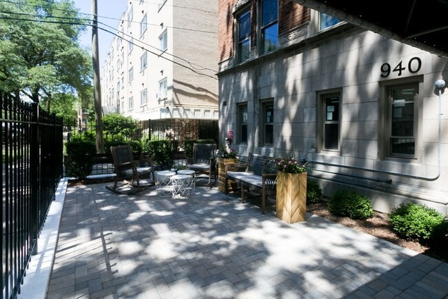 Foto del edificio - 940 W Winona St