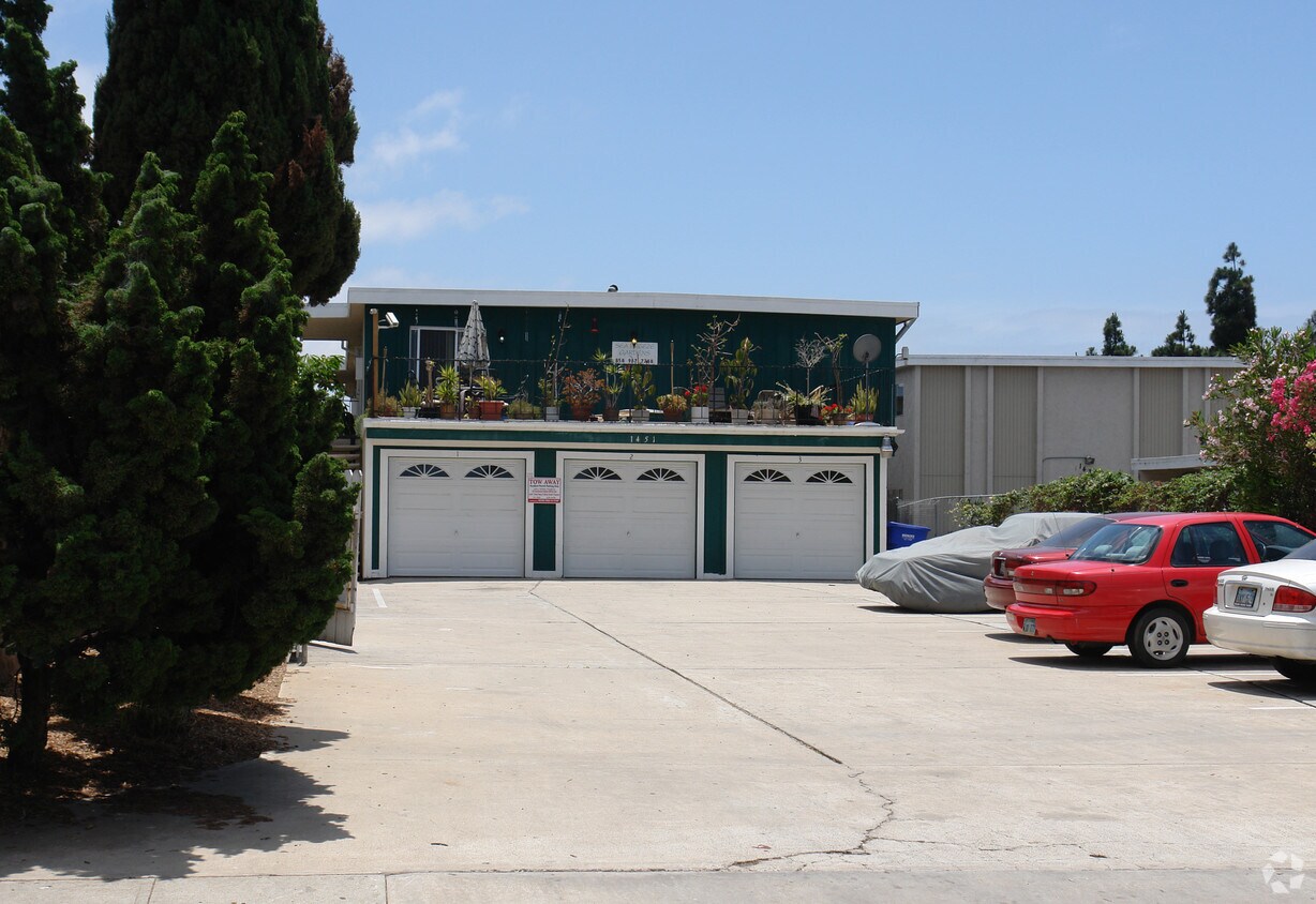 Building Photo - 1451 Hemlock Ave