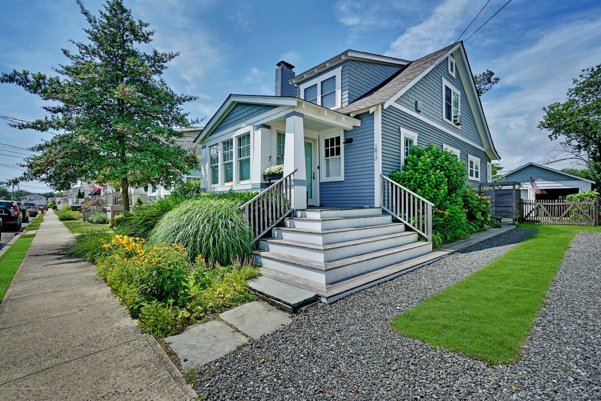 Primary Photo - 1817 Fernwood Rd