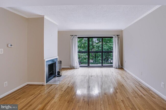 Foto del edificio - 801 N Howard St
