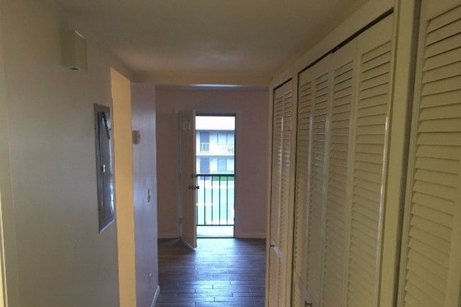 Hall - 3213 Murrell Rd