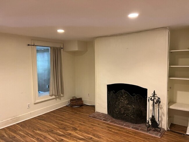 Foto del edificio - 1 bedroom 1 bath unfurnished executive rental