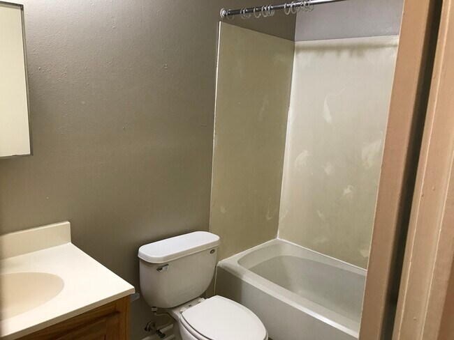 Building Photo - 411 Vieux Orleans Cir