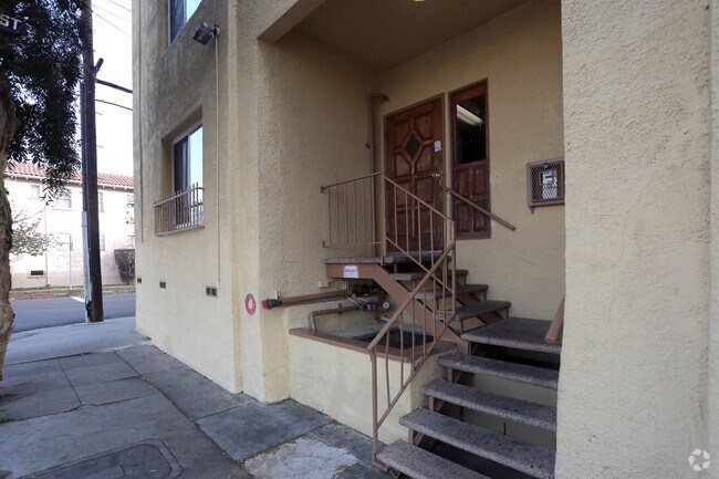 Foto del edificio - Mid Town Apartments