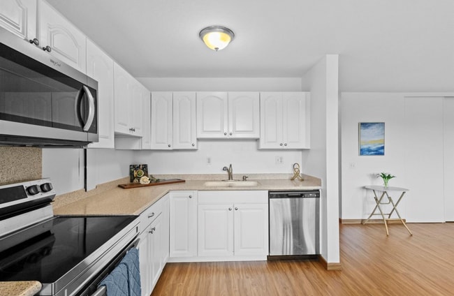 Building Photo - Makaha Valley Plantation - Two Bedroom
