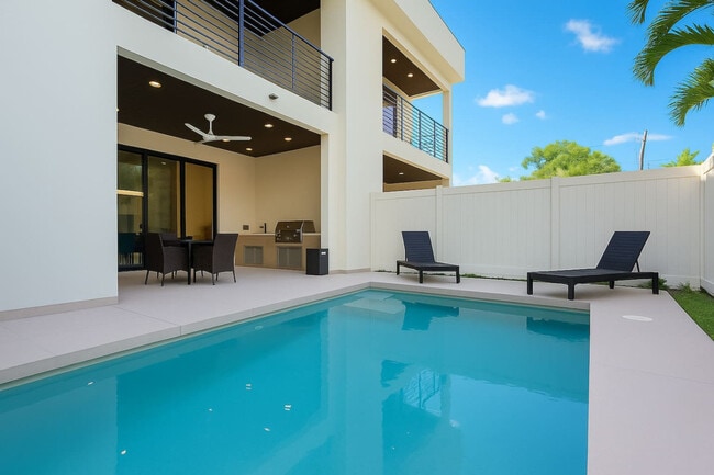 Building Photo - 1812 Miami Rd