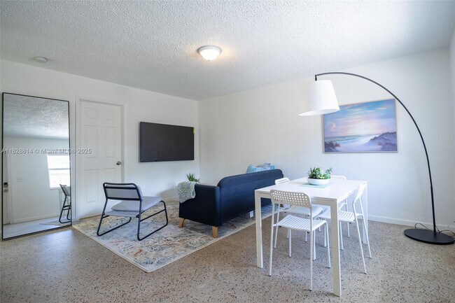 Foto del edificio - 605 SW 14th Terrace