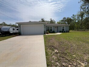Building Photo - 1866 W Hialeah Dr