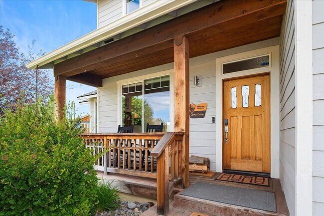 Foto del edificio - 1622 NW Rimrock Dr