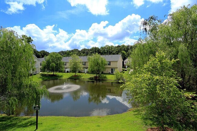 Building Photo - 2107 Shadow Ferry Dr
