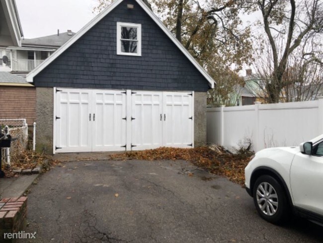 Building Photo - 1 br, 1 bath Apartment - 20 Sachem St