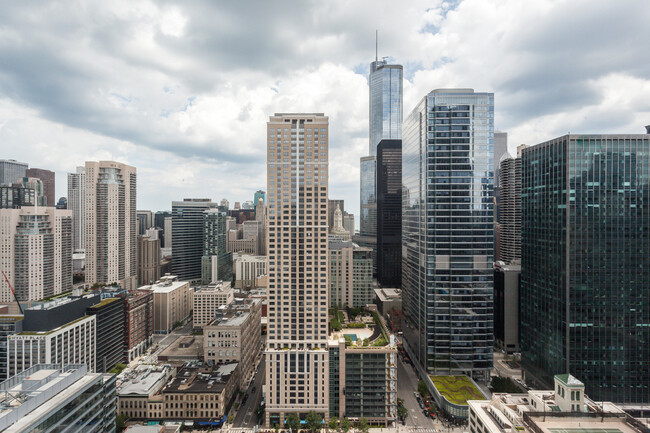 Building Photo - 400 N LaSalle Dr