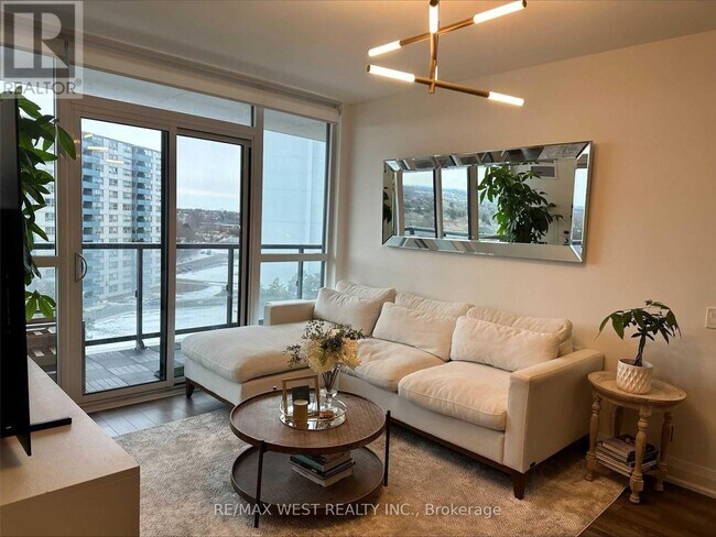 Photo du bâtiment - 1461 Lawrence Ave W
