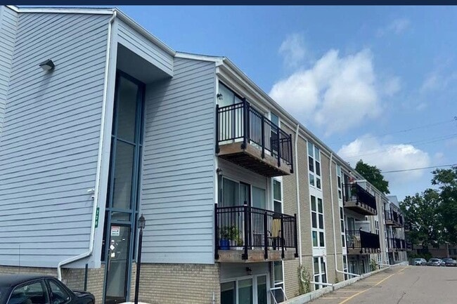 Building Photo - Renaissance Apartments