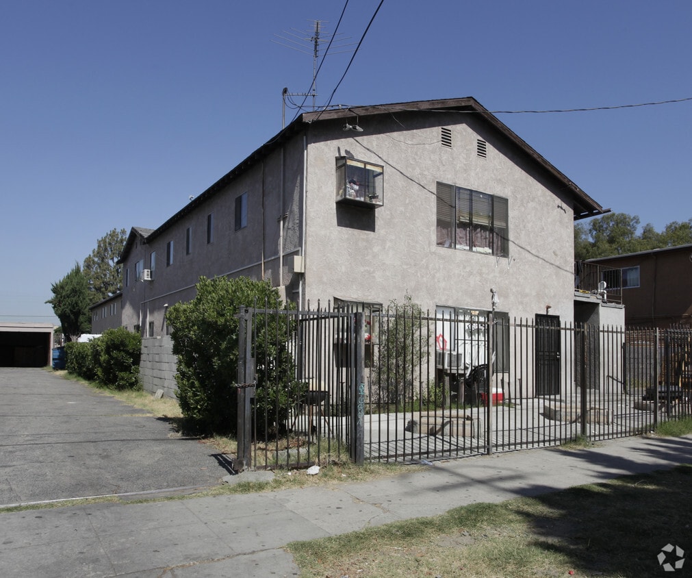 Building Photo - 6827 Radford Ave