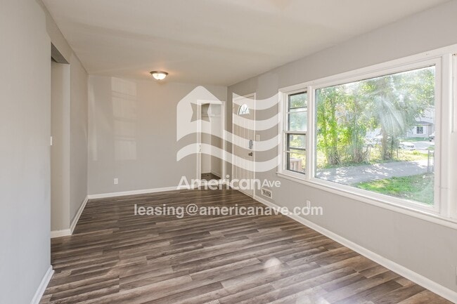 Building Photo - 5823 N 27th Ave