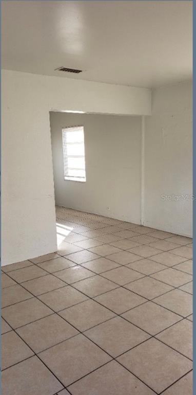 Foto del edificio - 1107 E Main St