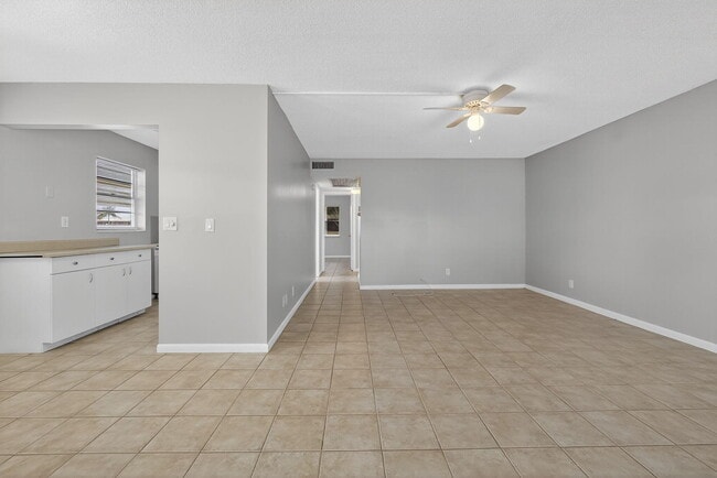 Building Photo - 27 Andover B